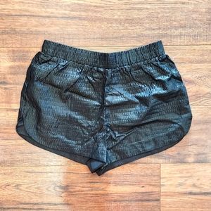NWT Forever 21 Junior's Solid Black Textured Faux Leather Pull-On Shorts X-Small